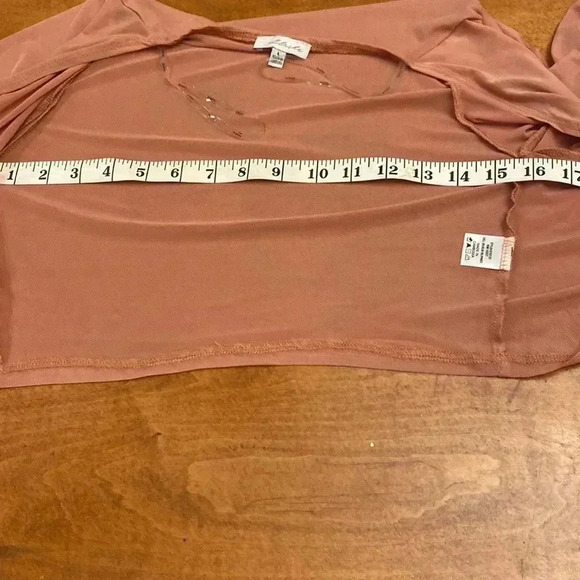 Blashe sheer crinkle cropped top size L. NWOT - Picture 8 of 8